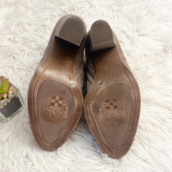 VINCE CAMUTO Francis Distressed Leather Ankle heel bootie women size 6.5 - Picture 9 of 9